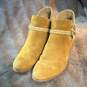 FRYE Carson Braided Harness Suede Ankle Boot Wheat Sz 6.5